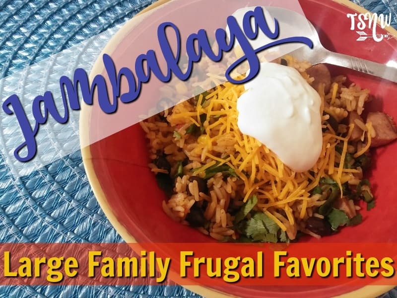 This super easy jambalaya recipe comes together in about half an hour. It's absolutely delicious and goes a long way! Large Family Recipes | Frugal Meals | Cheap Meals | Semi-homemade Meals