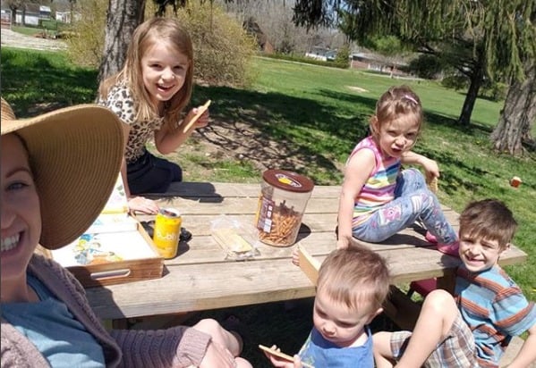 Using Sonlight with Multiple Ages | large family homeschooling ThouShallNotWhine.com